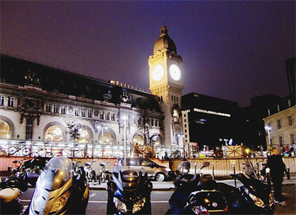 Gare de Lyon la nuit