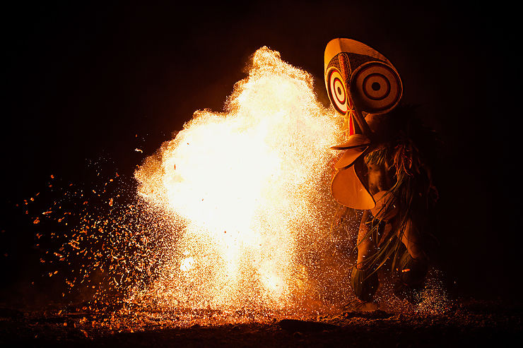 Les danseurs du feu, Gaulim, Province de Nouvelle Bretagne orientale