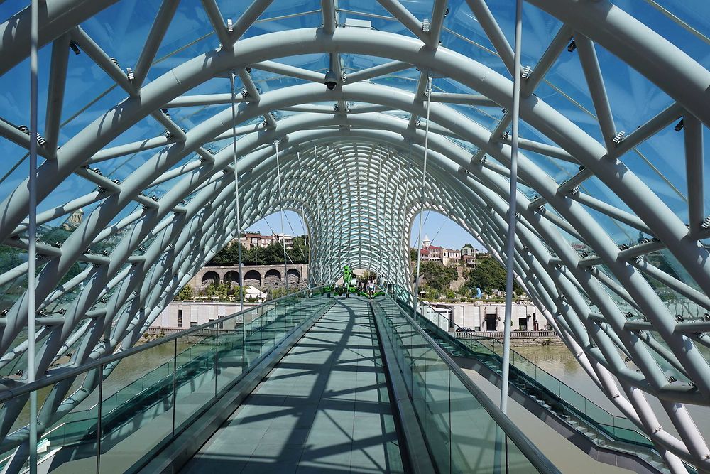 Pont de la Paix à Tbilissi