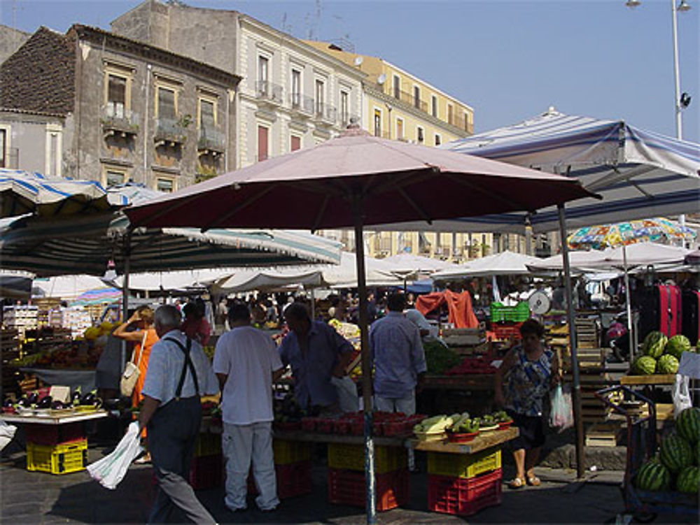 Marché journalier de &quot;a Fera o' Luni&quot;