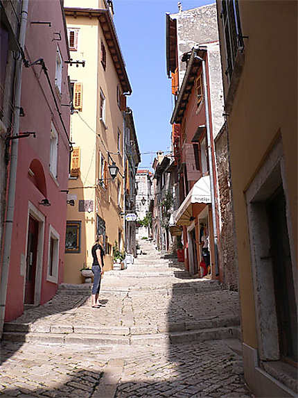 Promenade dans les petites rues de la vieille ville