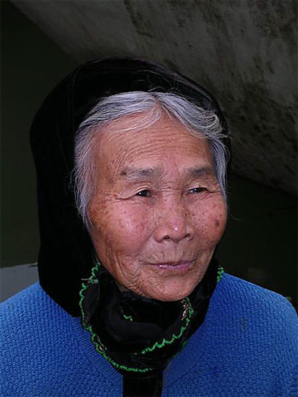 Portrait d'une mamie à Kenh Ga