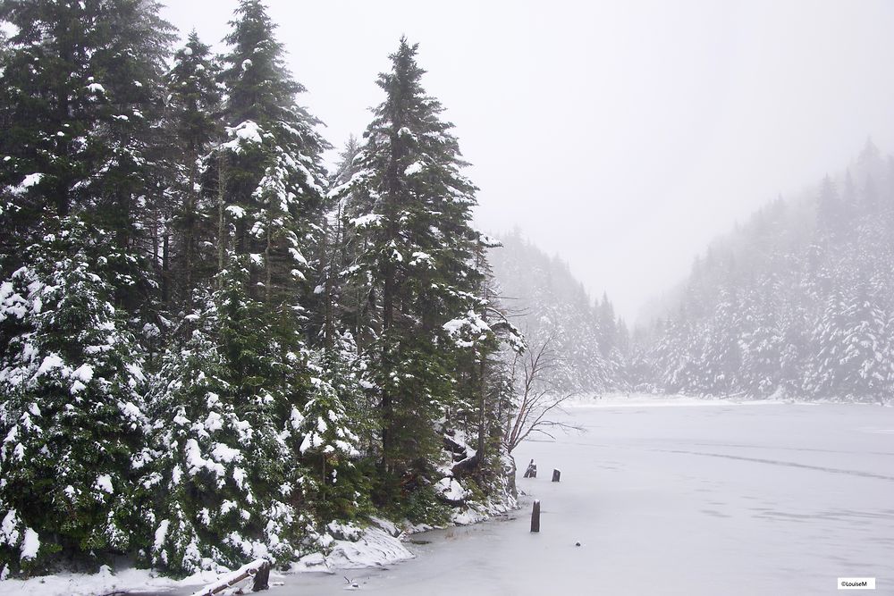 Lac gelé, au Mont Sutton