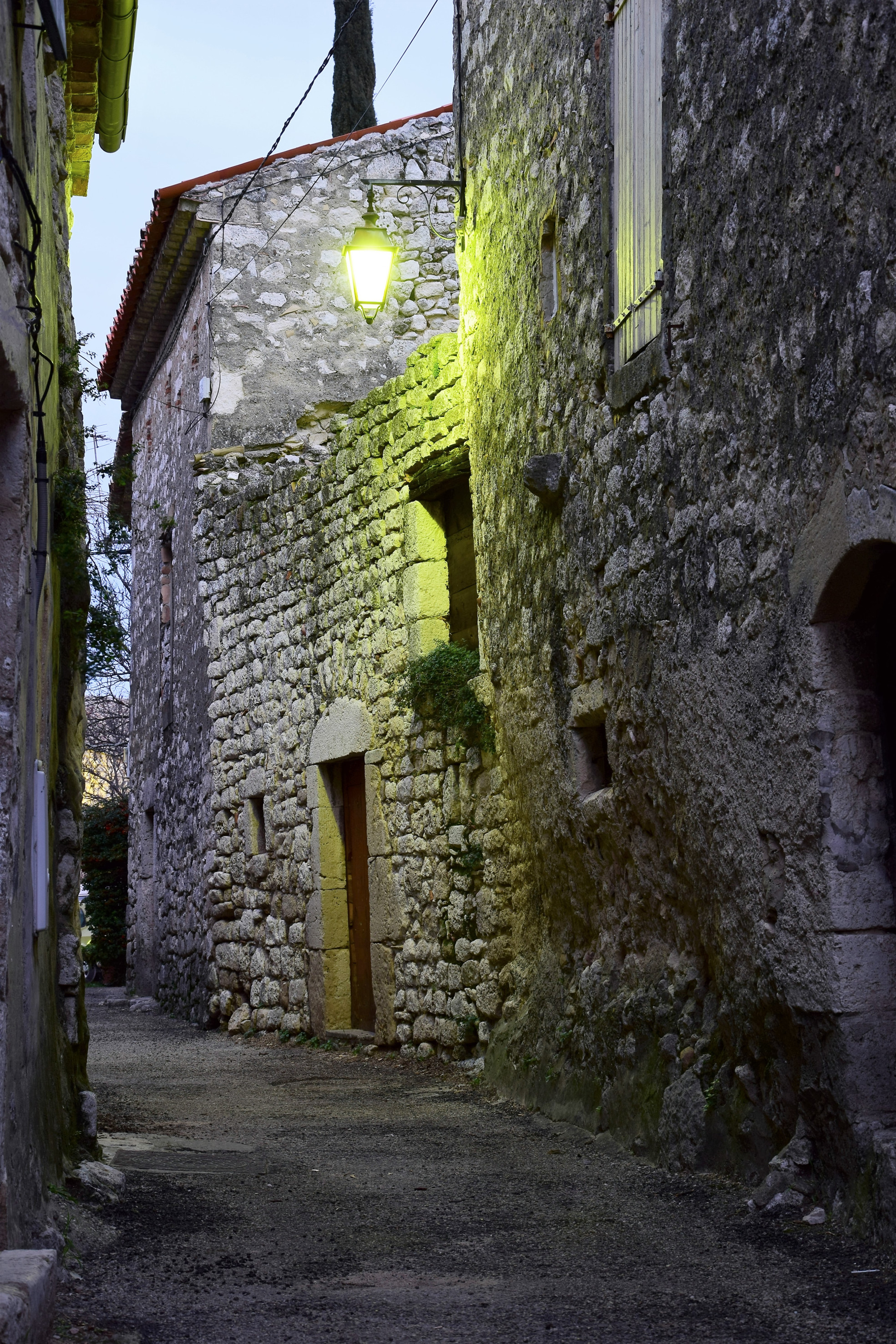 Le soir à La Garde-Adhémar Le soir à La Garde-Adhémar