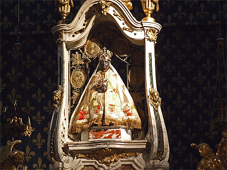 Autour de la Vierge Noire du Puy en Velay Autour de la Vierge Noire du Puy en Velay