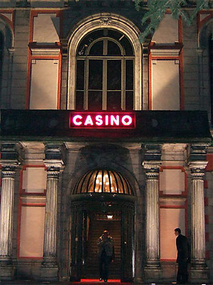 Entrée du casino de Cauterets