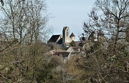 L'Eglise et le château de Blandy les Tours
