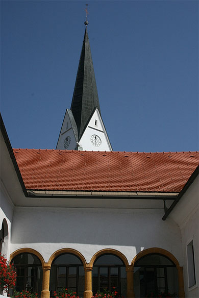 Le clocher de l'église Le clocher de l'église