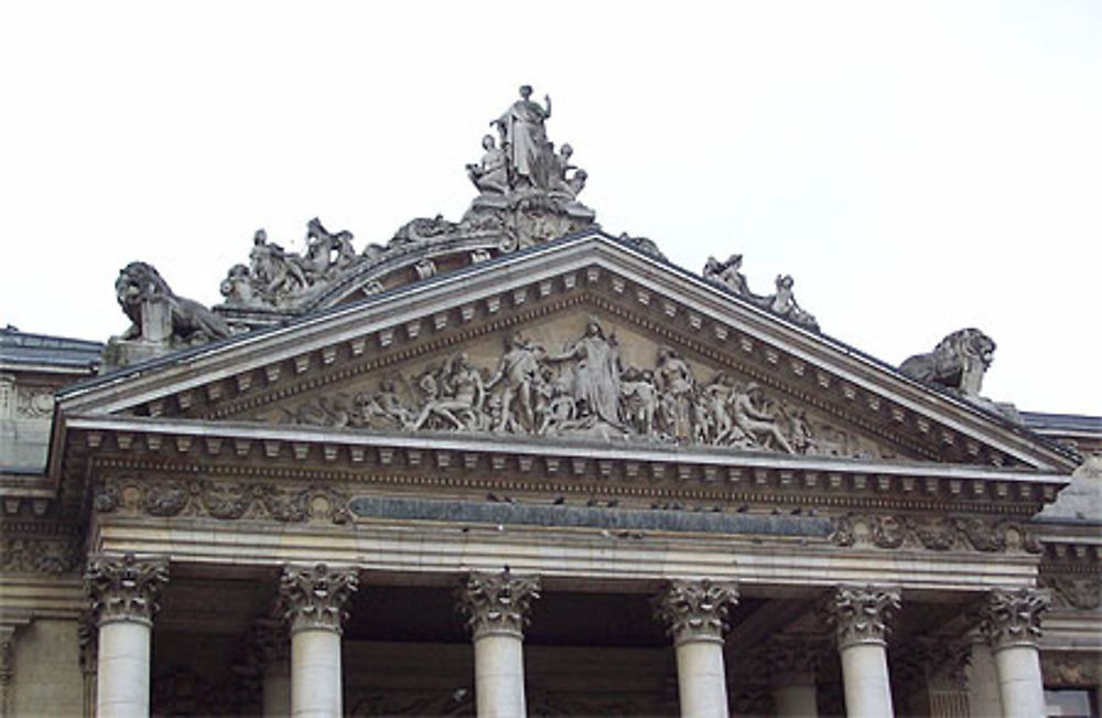 Fronton de la Bourse