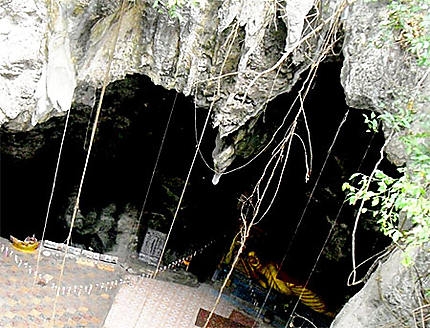 Grotte ayant servi de charnier