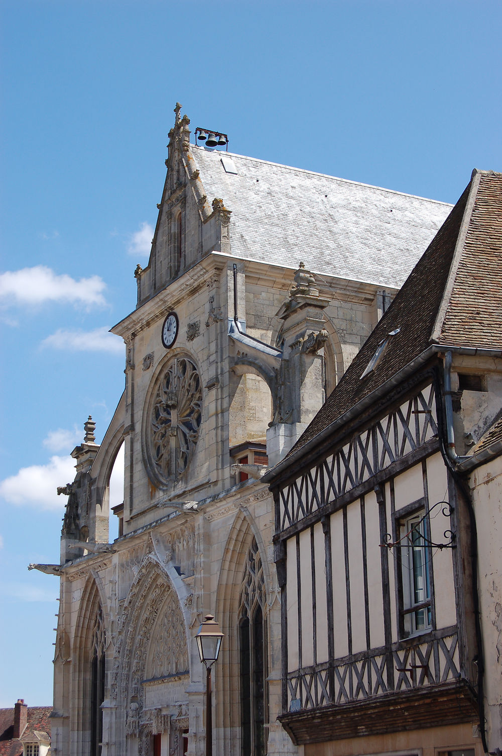 Portail ouest de l'église d'Houdan 