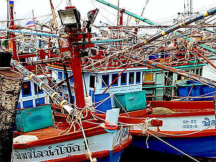 Bang Saray et ses bateaux de pêches