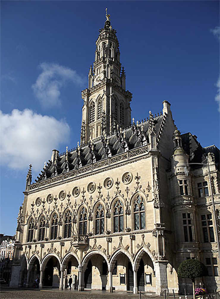 Nord-Pas-de-Calais - Le beffroi d'Arras, monument préféré des Français 2015