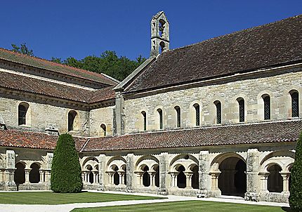 Le cloître de l'abbaye de Fontenay