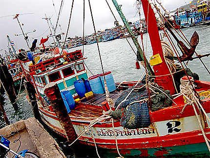 Le port de Bang Saray