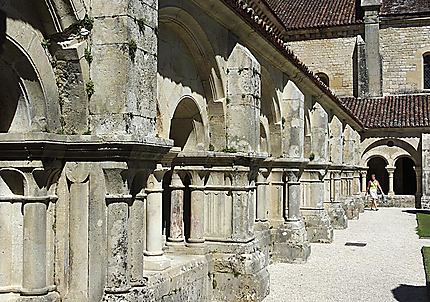 Le cloître de l'abbaye de Fontenay