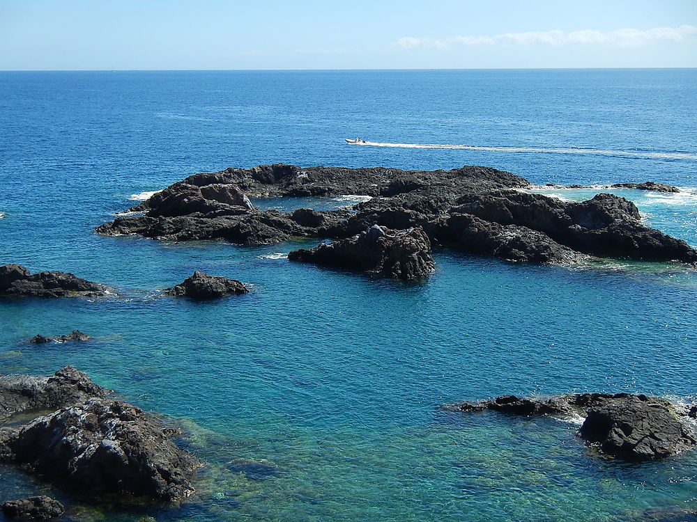 Les eaux turquoises de Puerto de Santiago