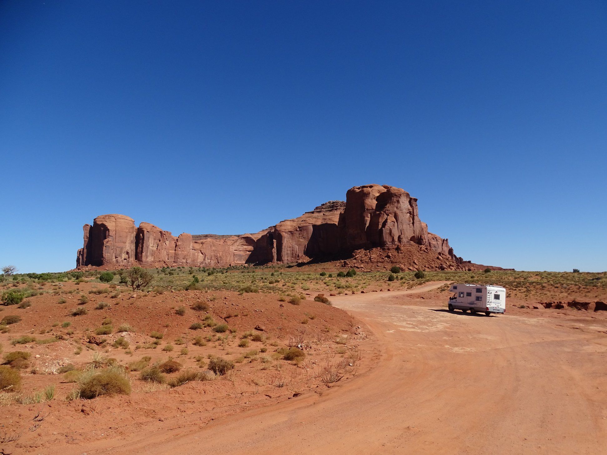 Traversée de Monument Valley en camping-car