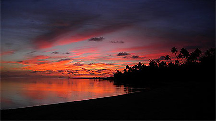 A l'aube sur le lagon de Tikehau