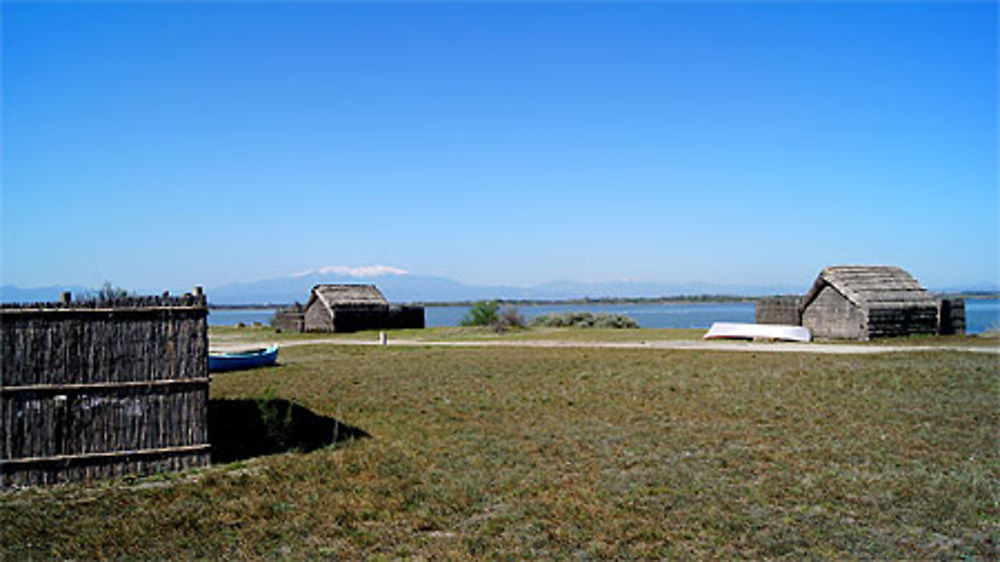 Etang de Canet-St Nazaire et ses cahutes de pêcheurs