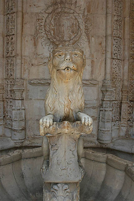 Un lion dans le monastère des Hiéronymites