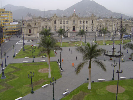 Le palais présidentiel et la Plaza de Armas Le palais présidentiel et la Plaza de Armas