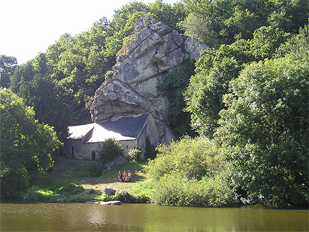 Ermitage de St Gildas dans la vallée du blavet Ermitage de St Gildas dans la vallée du blavet
