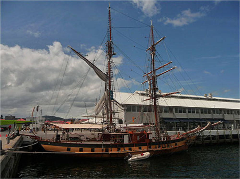 Voilier sur le port d'Hobart