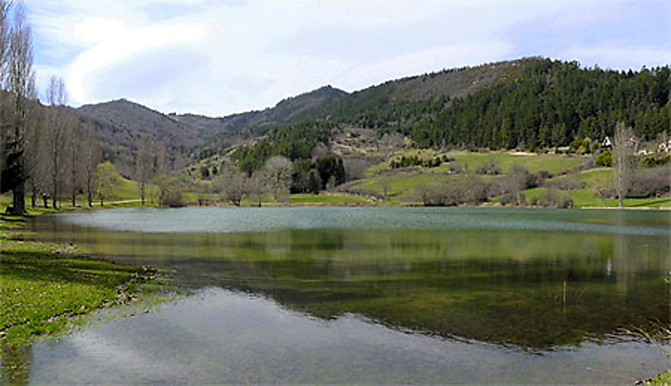Lac de Belcaire - Danièle Wauquier