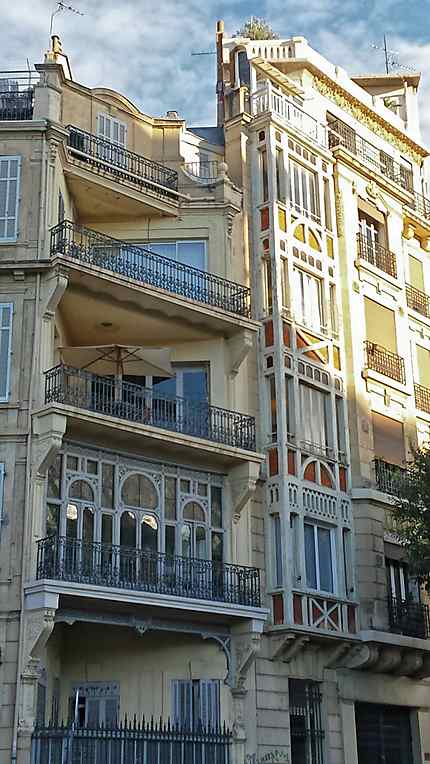Bel immeuble XIX° au Quartier Longchamp
