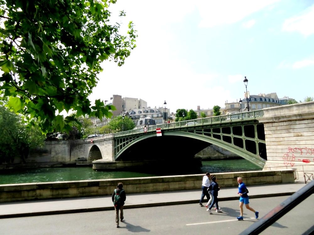 Le Pont de Sully côté rive droite