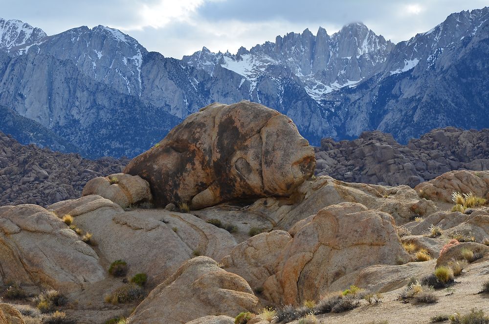 Alabama hills, mérou échoué au pied de la Sierra