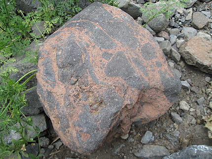 Jomie pierre volcanique