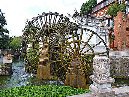 Roue à eau à Lijiang
