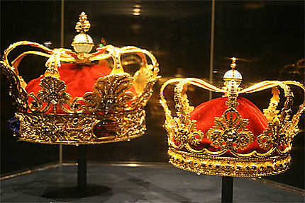 Deux couronnes royales