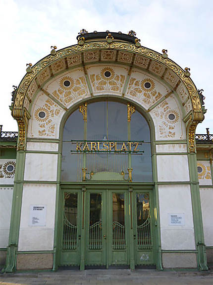 Metro Karlsplatz