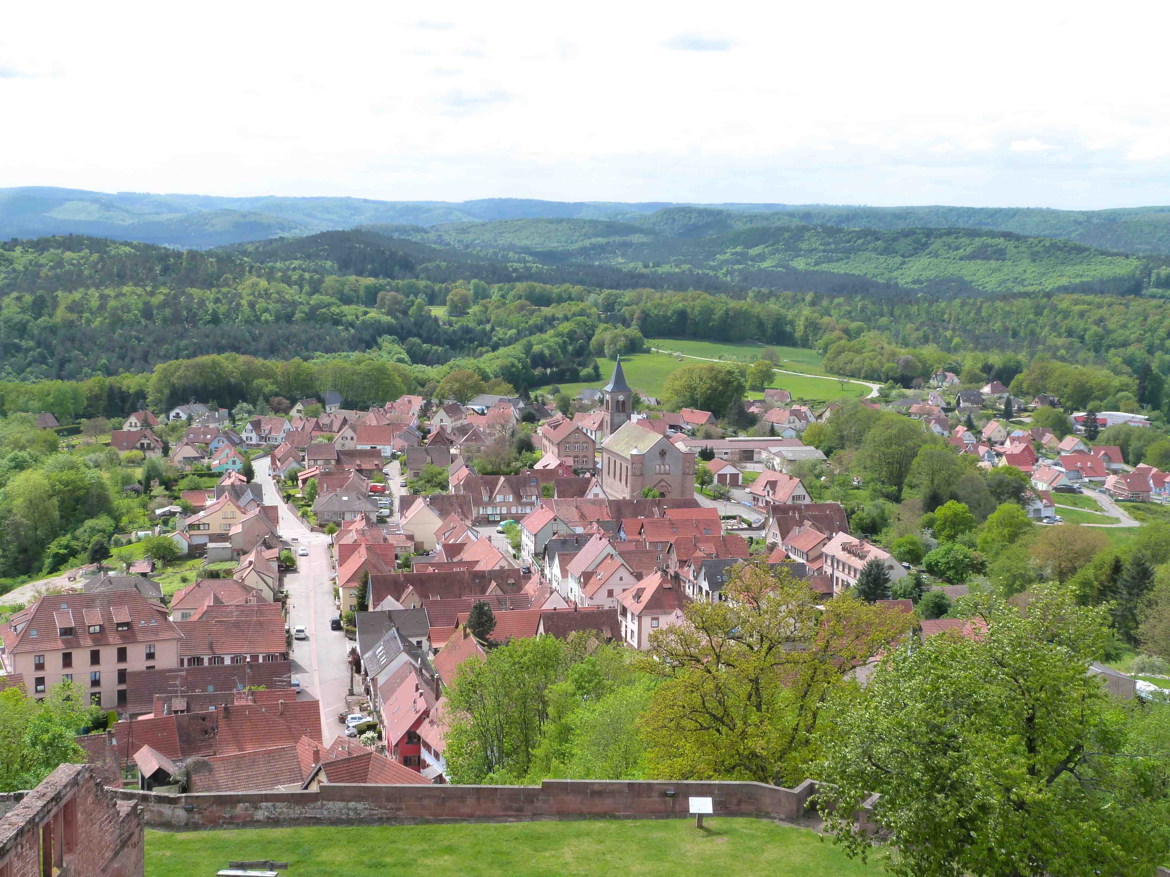 Vue du château de Lichtenberg Vue du château de Lichtenberg