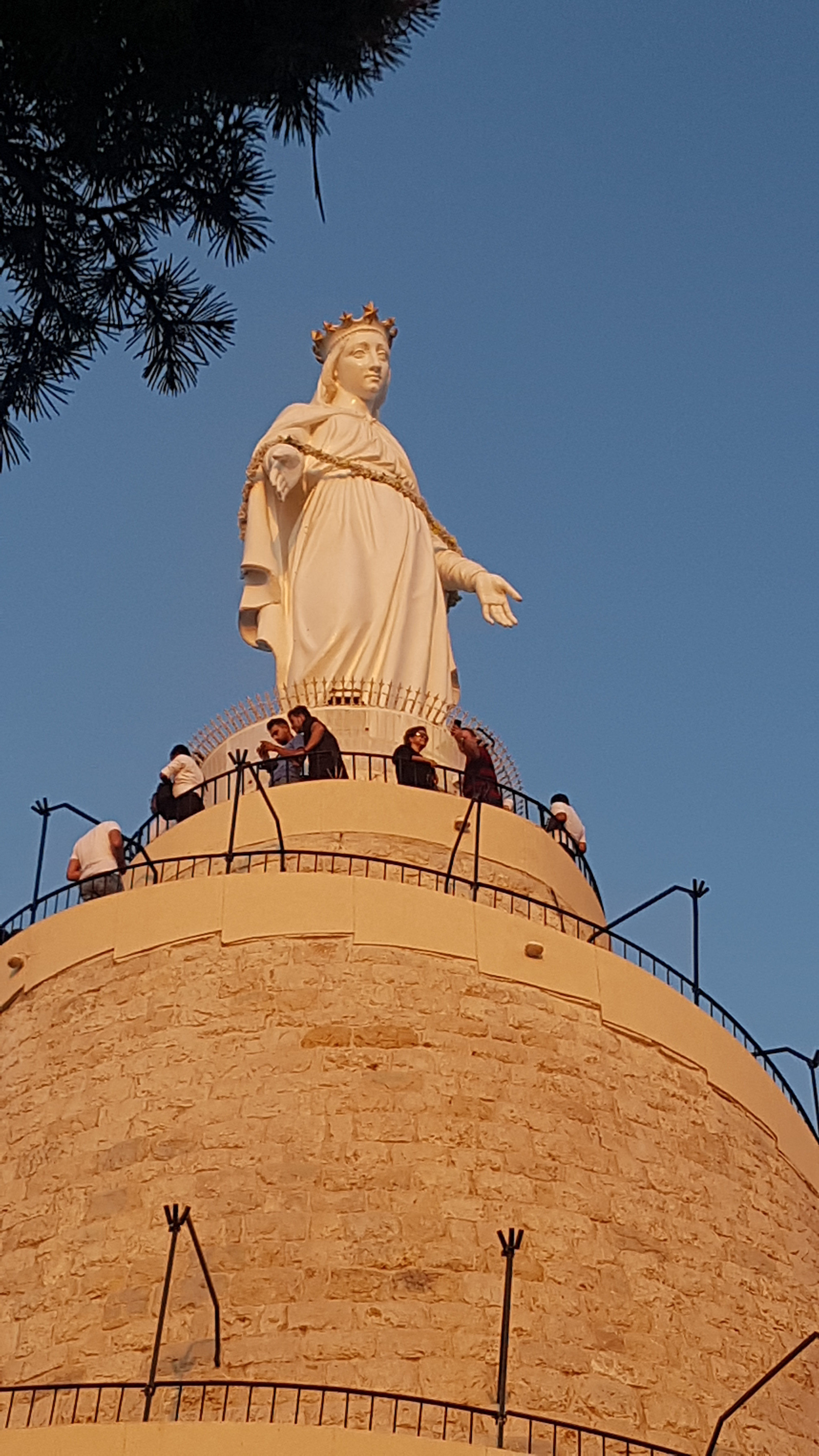Coucher de soleil à Notre Dame du Liban 