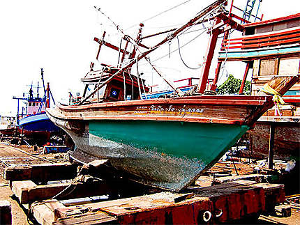 Réparation de bateaux de pêche