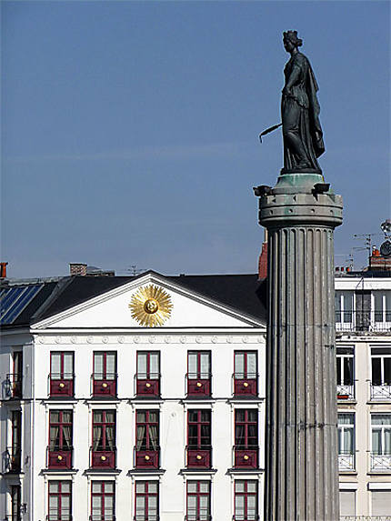 Statue de la Déesse, Grand'Place, Lille