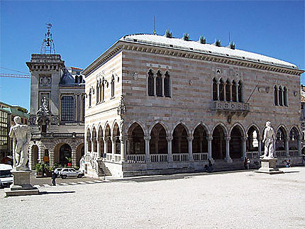 Palais à Udine