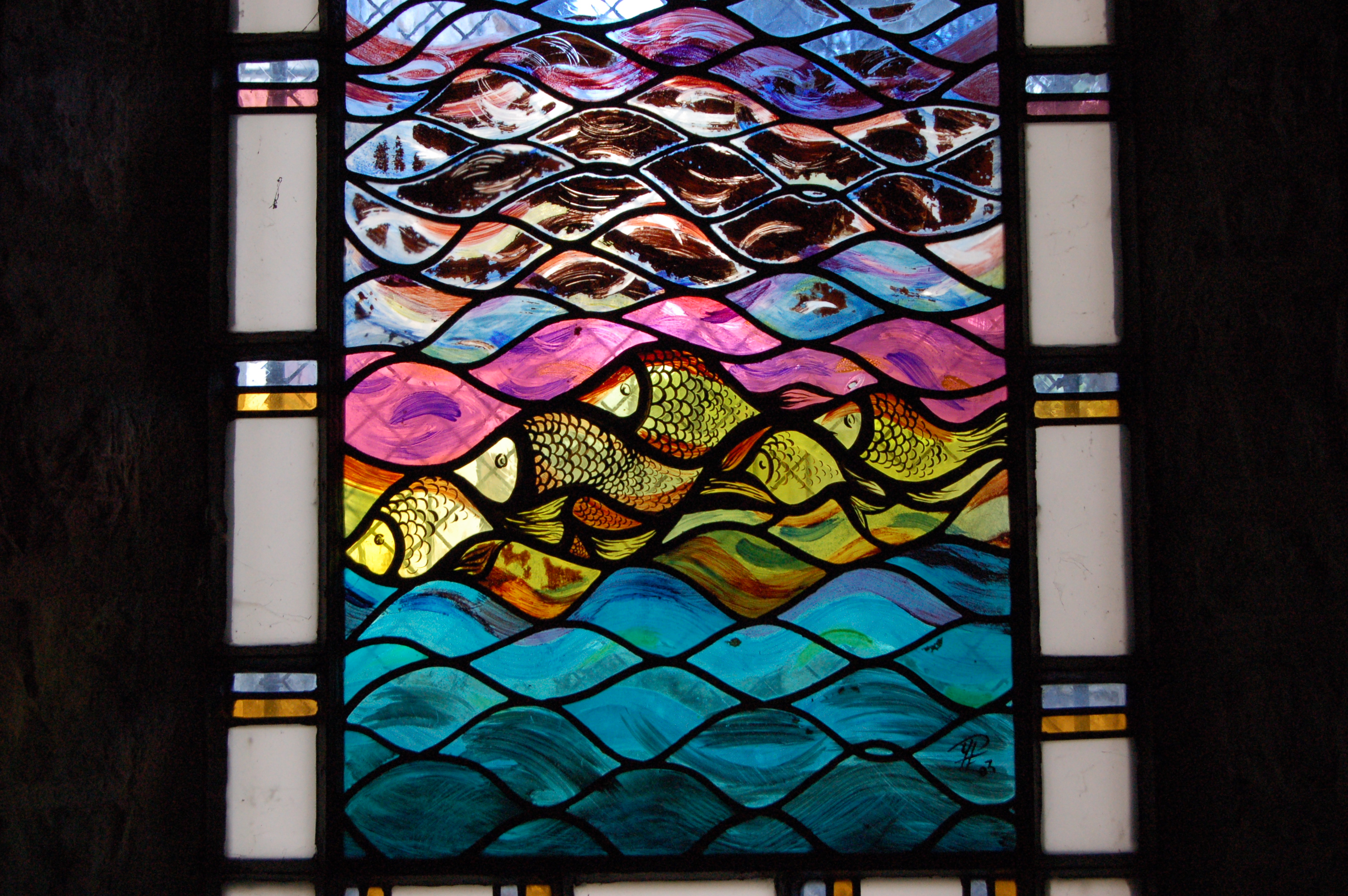 Vitrail de la chapelle Notre Dame de Persévérance Vitrail de la chapelle Notre Dame de Persévérance