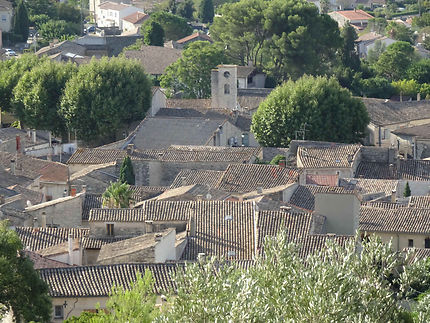 Vue sur les toits de Nages-et-Solorgues