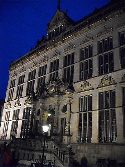 Hôtel de la Guilde des Marchands : vue nocturne