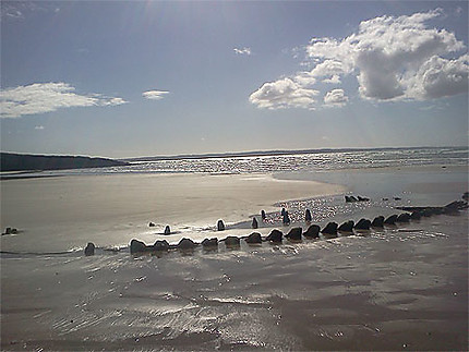 Barque enfouie dans le sable
