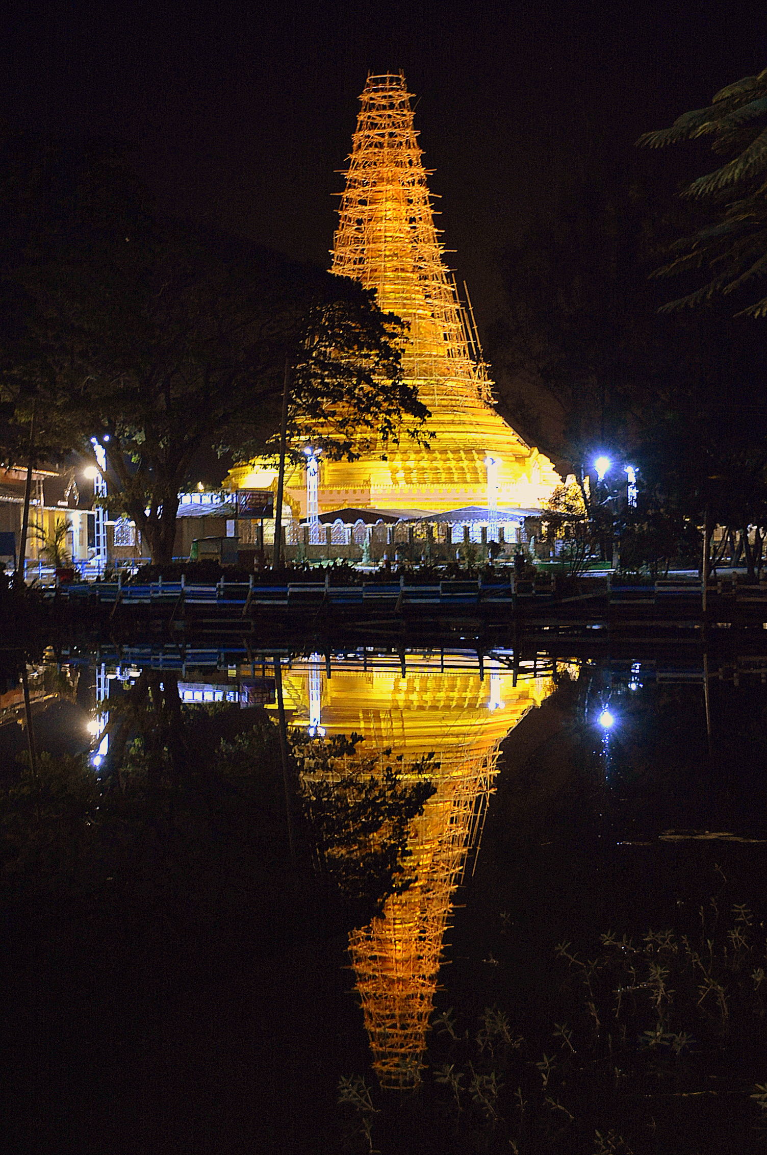 Vue nocturne sur la pagode