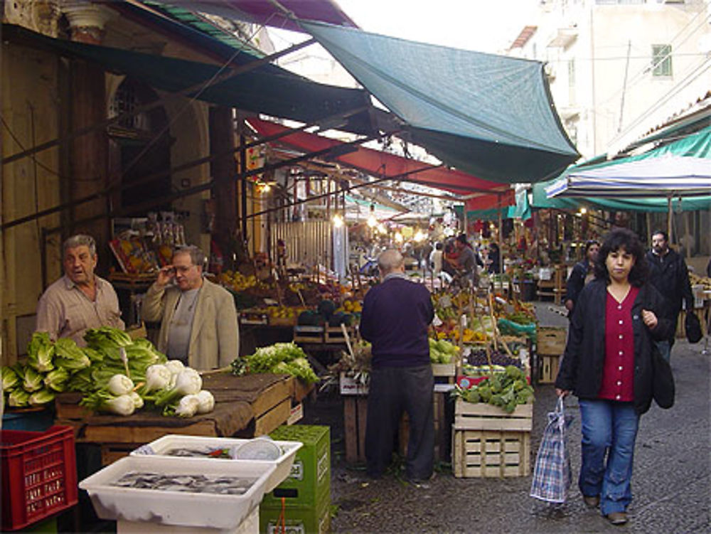 Dans le marché de Ballarò