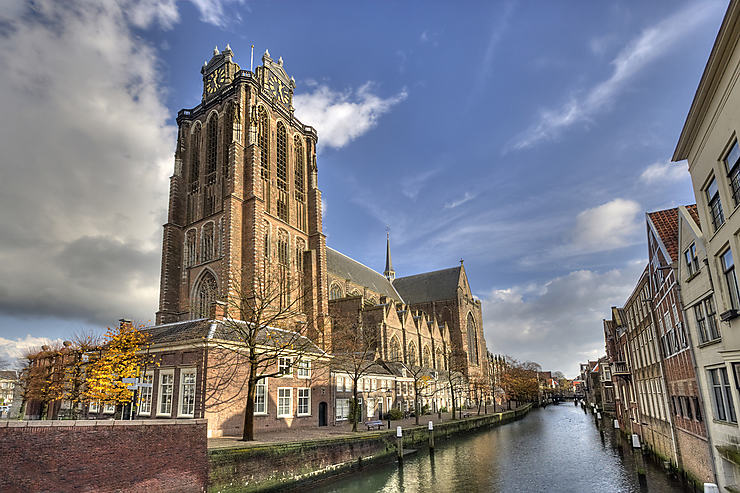 Dordrecht, parmi les canaux et les maisons penchées