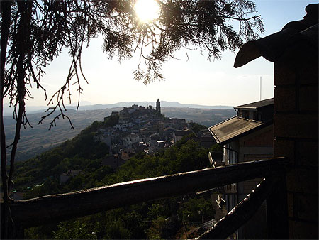 Panorama sur le vieux village d'Andretta Panorama sur le vieux village d'Andretta