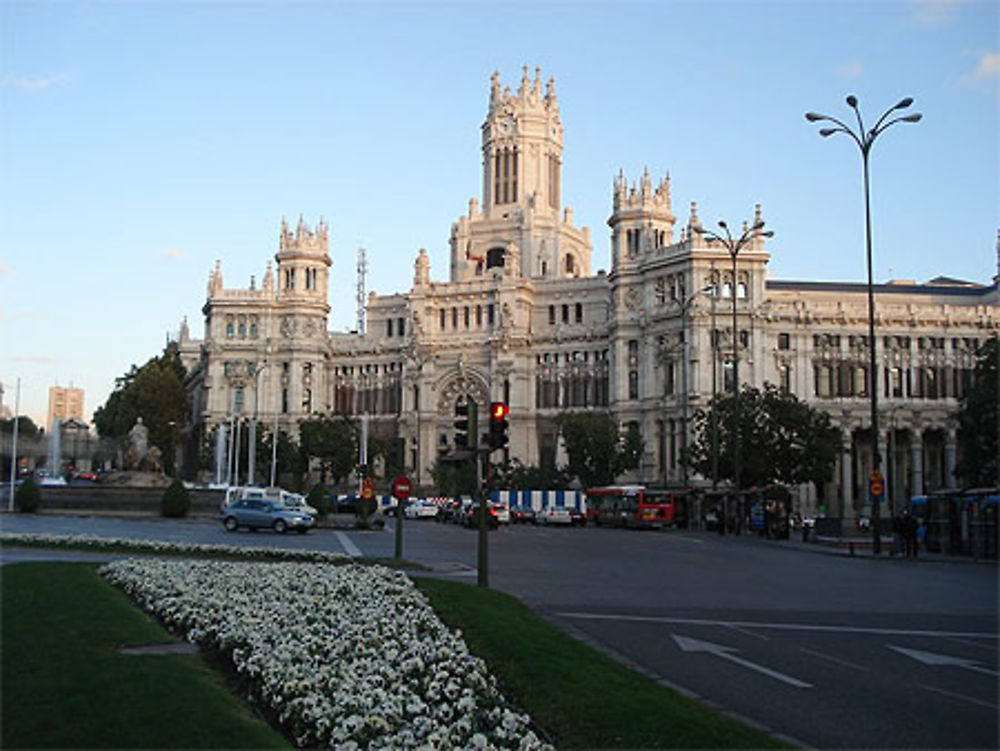 La Plaza de Cibeles (La statue de Cybèle et le palais des Communications)